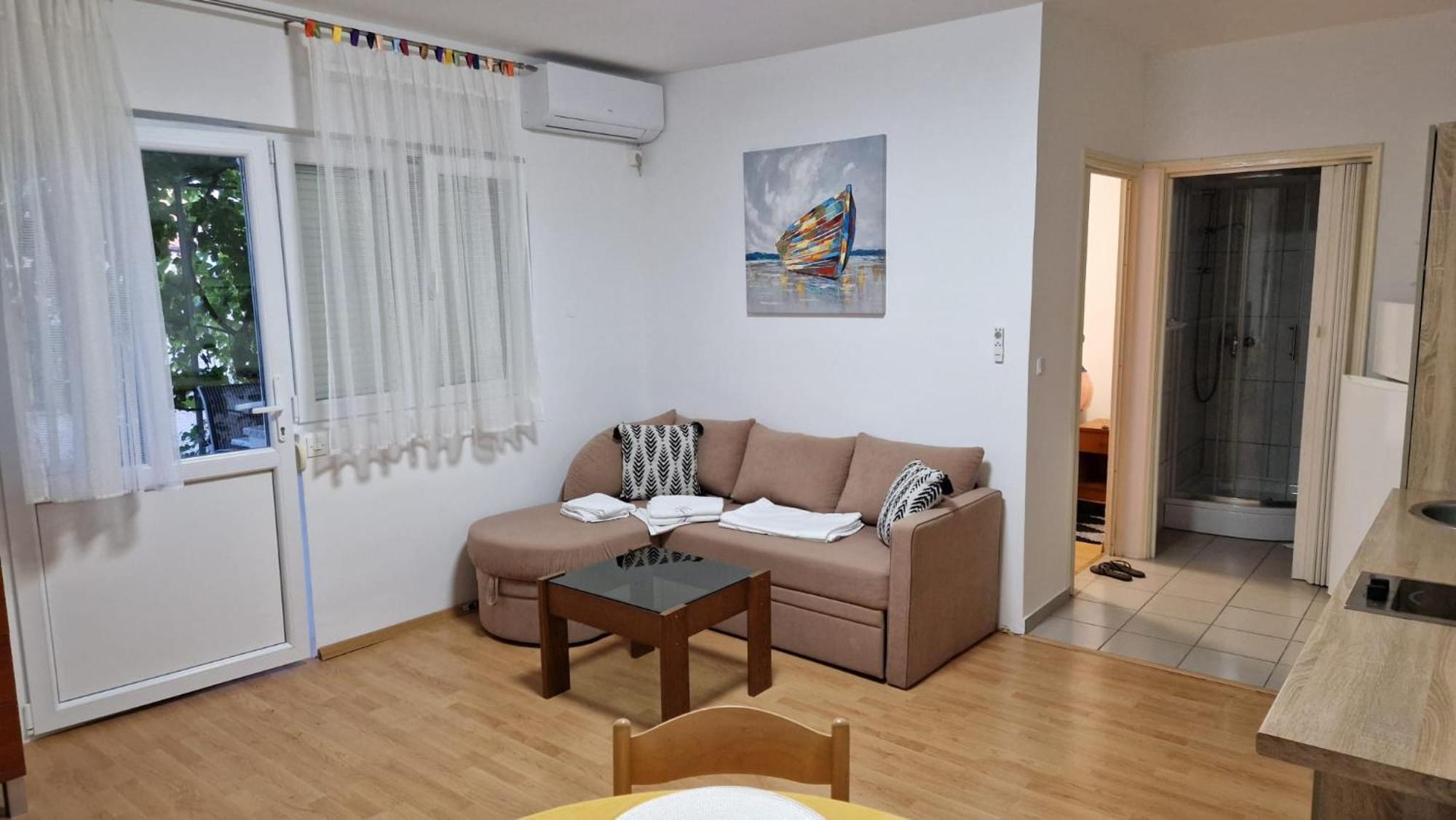 Apartments Miro Omisalj Exterior photo